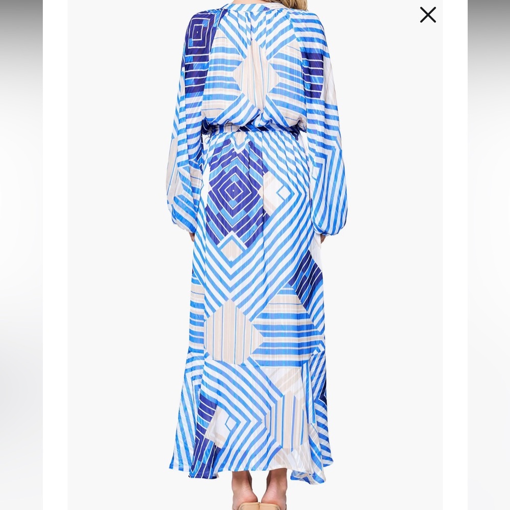 Elegant Blue and White Geometric Midi Dress - Picture 2 of 5